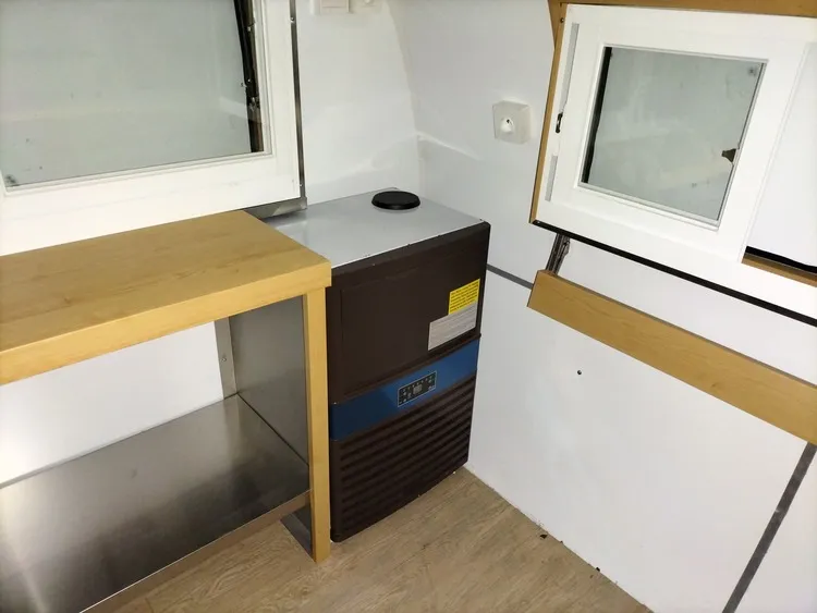 vintage bubble tea food truck with an ice maker vintage bubble tea food truck with an ice maker